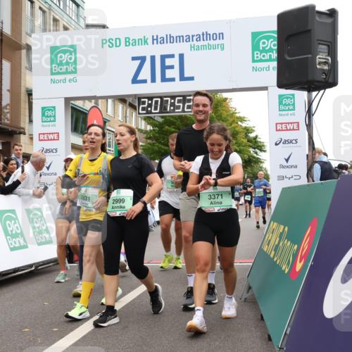 21.09.2025 - PSD Bank Halbmarathon Strokosch-Dieckow http://msf.ph/oto/8925613 21.09.2025 12:07:16 Ziel 1347, 1388, 1571, 1594, 2223, 2628, 2693, 2789, 2999, 3006, 3259, 3371, 3555, 3931 meine-sportfotos.de