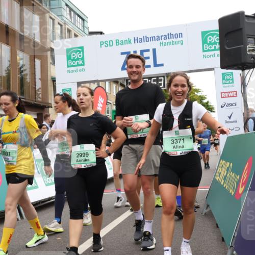 21.09.2025 - PSD Bank Halbmarathon Strokosch-Dieckow http://msf.ph/oto/8925622 21.09.2025 12:07:16 Ziel 1347, 1388, 1571, 1594, 2223, 2628, 2693, 2789, 2999, 3006, 3259, 3371, 3555, 3931 meine-sportfotos.de