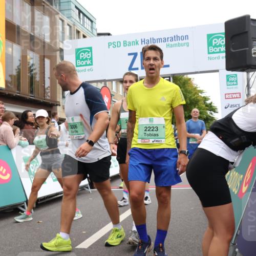 21.09.2025 - PSD Bank Halbmarathon Strokosch-Dieckow http://msf.ph/oto/8925637 21.09.2025 12:07:19 Ziel 1347, 1388, 1571, 1594, 2223, 2628, 2671, 2693, 2694, 2789, 2999, 3006, 3068, 3259, 3371, 3555, 3931 meine-sportfotos.de