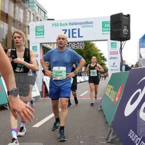 21.09.2025 - PSD Bank Halbmarathon Strokosch-Dieckow http://msf.ph/oto/8925648 21.09.2025 12:07:23 Ziel 1347, 2671, 2694, 2789, 3006, 3068, 3259 meine-sportfotos.de