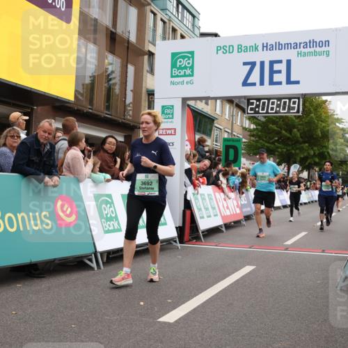 21.09.2025 - PSD Bank Halbmarathon Strokosch-Dieckow http://msf.ph/oto/8925680 21.09.2025 12:07:32 Ziel 1686, 2864, 2942, 3065, 3393, 3692, 4003 meine-sportfotos.de