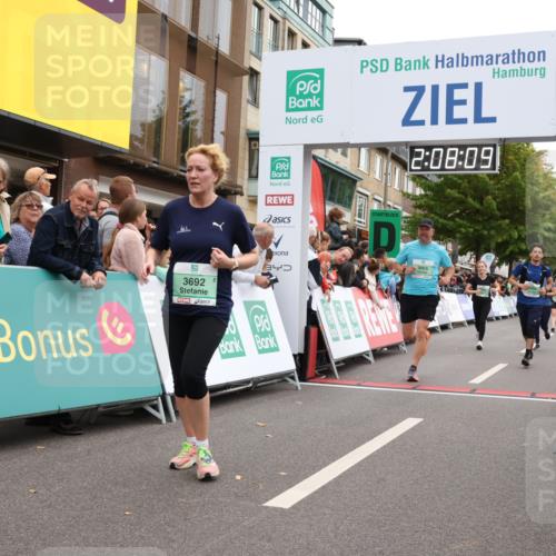 21.09.2025 - PSD Bank Halbmarathon Strokosch-Dieckow http://msf.ph/oto/8925684 21.09.2025 12:07:32 Ziel 1686, 2864, 2942, 3065, 3393, 3692, 4003 meine-sportfotos.de