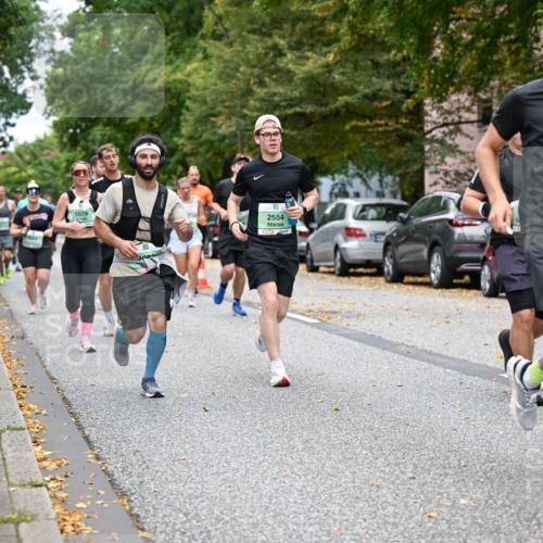21.09.2025 - PSD Bank Halbmarathon Dr. Thomas Lammeyer http://msf.ph/oto/8926995 21.09.2025 10:46:24 Laufen 1075, 2554, 1941, 4915 meine-sportfotos.de