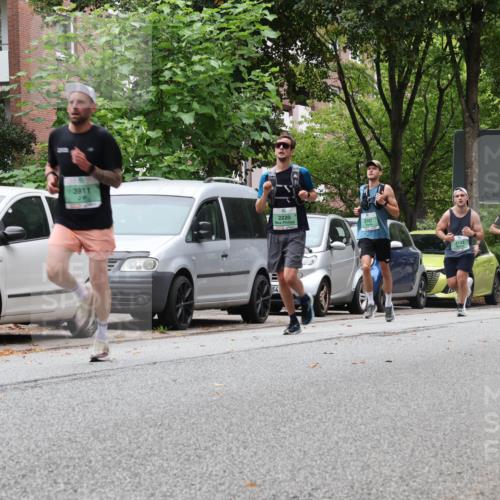 21.09.2025 - PSD Bank Halbmarathon Luisa Fischer http://msf.ph/oto/8927003 21.09.2025 11:32:10 Laufen 3911, 34, 2220, 2127, 21231 meine-sportfotos.de