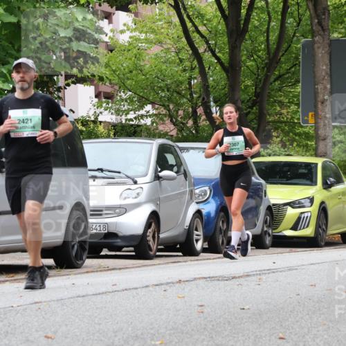21.09.2025 - PSD Bank Halbmarathon Luisa Fischer http://msf.ph/oto/8928104 21.09.2025 11:38:01 Laufen 2421, 3418, 2307, 3169 meine-sportfotos.de