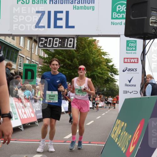 21.09.2025 - PSD Bank Halbmarathon Strokosch-Dieckow http://msf.ph/oto/8928223 21.09.2025 12:07:41 Ziel 1686, 2506, 2532, 2864, 2942, 2949, 3222, 3393, 3407, 4003 meine-sportfotos.de