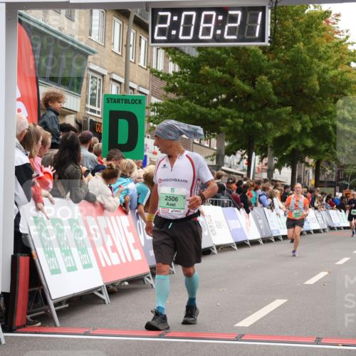 21.09.2025 - PSD Bank Halbmarathon Strokosch-Dieckow http://msf.ph/oto/8928254 21.09.2025 12:07:44 Ziel 2506, 2532, 2949, 3222, 3407, 3910, 4003 meine-sportfotos.de