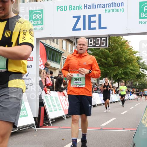 21.09.2025 - PSD Bank Halbmarathon Strokosch-Dieckow http://msf.ph/oto/8928396 21.09.2025 12:07:58 Ziel 2493, 2956, 3396, 3729, 3746, 3948, 3975 meine-sportfotos.de
