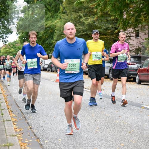 21.09.2025 - PSD Bank Halbmarathon Dr. Thomas Lammeyer http://msf.ph/oto/8928419 21.09.2025 10:48:01 Laufen 1387, 3030, 1253, 1255, 4915 meine-sportfotos.de