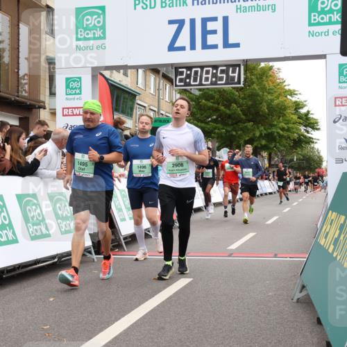 21.09.2025 - PSD Bank Halbmarathon Strokosch-Dieckow http://msf.ph/oto/8928554 21.09.2025 12:08:18 Ziel 1495, 1496, 2396, 2612, 2896, 2908, 3108, 3439 meine-sportfotos.de