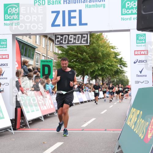 21.09.2025 - PSD Bank Halbmarathon Strokosch-Dieckow http://msf.ph/oto/8928615 21.09.2025 12:08:25 Ziel 1496, 2176, 2396, 2612, 2896, 2908 meine-sportfotos.de
