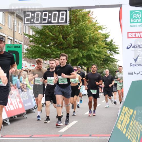 21.09.2025 - PSD Bank Halbmarathon Strokosch-Dieckow http://msf.ph/oto/8928677 21.09.2025 12:08:32 Ziel 1480, 1511, 1512, 1673, 2133, 2176, 2521, 2724, 2763, 2818, 2957, 3137, 3205, 3235, 3641, 3760 meine-sportfotos.de