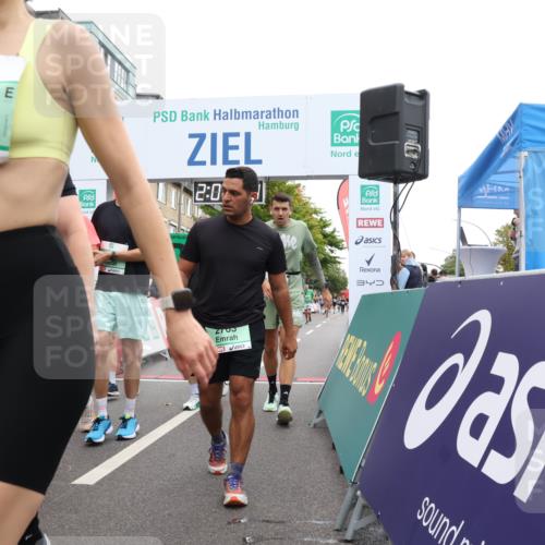 21.09.2025 - PSD Bank Halbmarathon Strokosch-Dieckow http://msf.ph/oto/8928726 21.09.2025 12:08:37 Ziel 1480, 1511, 1512, 1673, 2133, 2521, 2724, 2763, 2818, 2957, 3137, 3150, 3205, 3235, 3641, 3760 meine-sportfotos.de