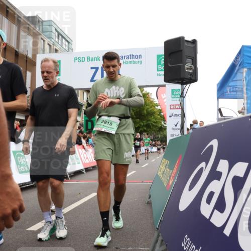 21.09.2025 - PSD Bank Halbmarathon Strokosch-Dieckow http://msf.ph/oto/8928742 21.09.2025 12:08:39 Ziel 1332, 1480, 1511, 1512, 1636, 1673, 2133, 2521, 2644, 2724, 2763, 2818, 2957, 3137, 3150, 3205, 3235 meine-sportfotos.de