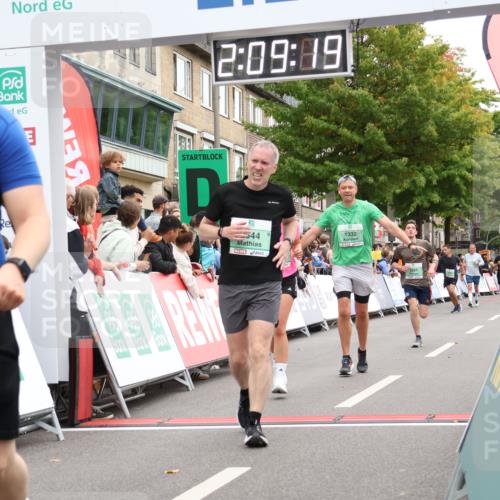 21.09.2025 - PSD Bank Halbmarathon Strokosch-Dieckow http://msf.ph/oto/8928753 21.09.2025 12:08:42 Ziel 1332, 1636, 1673, 2133, 2644, 2763, 2818, 2957, 3137, 3150, 3235, 3261 meine-sportfotos.de