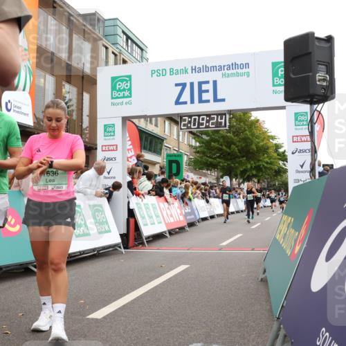 21.09.2025 - PSD Bank Halbmarathon Strokosch-Dieckow http://msf.ph/oto/8928787 21.09.2025 12:08:47 Ziel 1332, 1636, 2644, 3150, 3261, 3414, 3506 meine-sportfotos.de