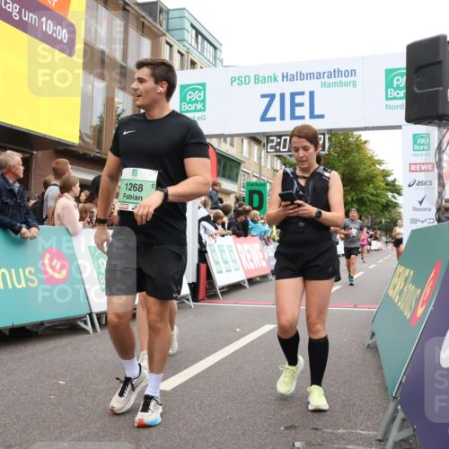 21.09.2025 - PSD Bank Halbmarathon Strokosch-Dieckow http://msf.ph/oto/8928875 21.09.2025 12:09:06 Ziel 1267, 1268, 1729, 1730, 1954, 2643, 3273, 3274, 3983 meine-sportfotos.de