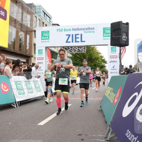 21.09.2025 - PSD Bank Halbmarathon Strokosch-Dieckow http://msf.ph/oto/8928891 21.09.2025 12:09:08 Ziel 1267, 1268, 1729, 1730, 1954, 2643, 3176, 3273, 3392, 3983 meine-sportfotos.de
