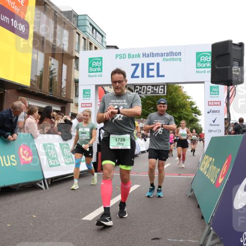 21.09.2025 - PSD Bank Halbmarathon Strokosch-Dieckow http://msf.ph/oto/8928895 21.09.2025 12:09:09 Ziel 1267, 1268, 1729, 1730, 1954, 2643, 3176, 3273, 3392, 3983 meine-sportfotos.de
