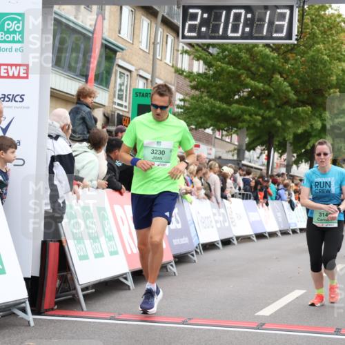 21.09.2025 - PSD Bank Halbmarathon Strokosch-Dieckow http://msf.ph/oto/8929064 21.09.2025 12:09:36 Ziel 2576, 3062, 3145, 3230, 3232, 4015 meine-sportfotos.de