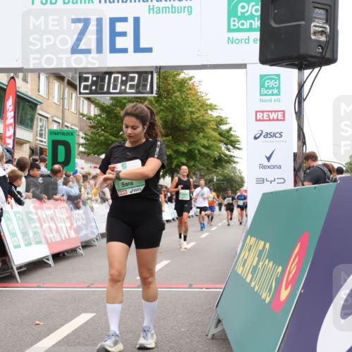 21.09.2025 - PSD Bank Halbmarathon Strokosch-Dieckow http://msf.ph/oto/8929141 21.09.2025 12:09:44 Ziel 1690, 2576, 3062, 3063, 3145, 3196, 3230, 4015 meine-sportfotos.de