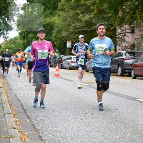 21.09.2025 - PSD Bank Halbmarathon Dr. Thomas Lammeyer http://msf.ph/oto/8929234 21.09.2025 10:48:50 Laufen 1727, 1726, 4915 meine-sportfotos.de
