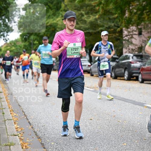 21.09.2025 - PSD Bank Halbmarathon Dr. Thomas Lammeyer http://msf.ph/oto/8929258 21.09.2025 10:48:51 Laufen 1727, 1726 meine-sportfotos.de