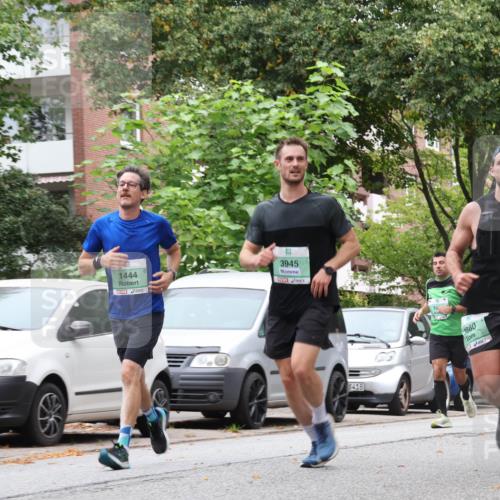 21.09.2025 - PSD Bank Halbmarathon Luisa Fischer http://msf.ph/oto/8929279 21.09.2025 11:47:17 Laufen 1444, 3945, 3418, 080, 2209 meine-sportfotos.de