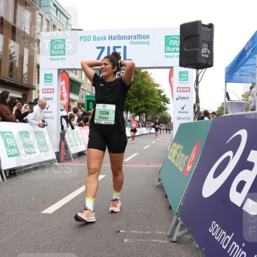 21.09.2025 - PSD Bank Halbmarathon Strokosch-Dieckow http://msf.ph/oto/8929378 21.09.2025 12:10:14 Ziel 1238, 2518, 2764, 3203, 3283, 3285 meine-sportfotos.de