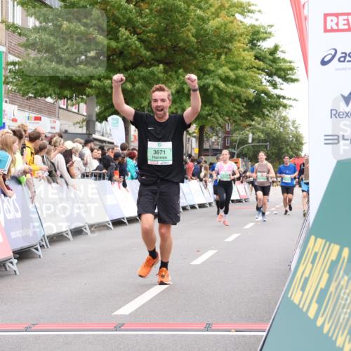 21.09.2025 - PSD Bank Halbmarathon Strokosch-Dieckow http://msf.ph/oto/8929411 21.09.2025 12:10:21 Ziel 2764, 3283, 3671 meine-sportfotos.de