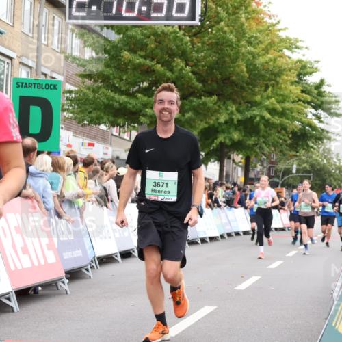 21.09.2025 - PSD Bank Halbmarathon Strokosch-Dieckow http://msf.ph/oto/8929420 21.09.2025 12:10:22 Ziel 2764, 3283, 3671 meine-sportfotos.de