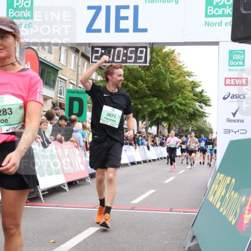 21.09.2025 - PSD Bank Halbmarathon Strokosch-Dieckow http://msf.ph/oto/8929429 21.09.2025 12:10:23 Ziel 2716, 3283, 3471, 3671 meine-sportfotos.de
