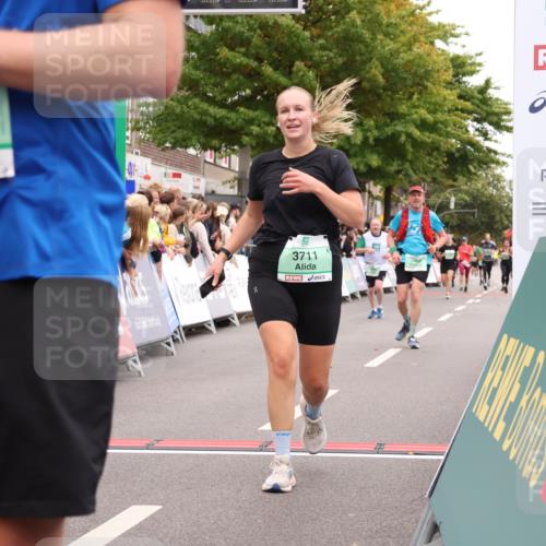 21.09.2025 - PSD Bank Halbmarathon Strokosch-Dieckow http://msf.ph/oto/8929528 21.09.2025 12:10:34 Ziel 1117, 1118, 1120, 2603, 2716, 2781, 3119, 3471, 3711, 3963 meine-sportfotos.de