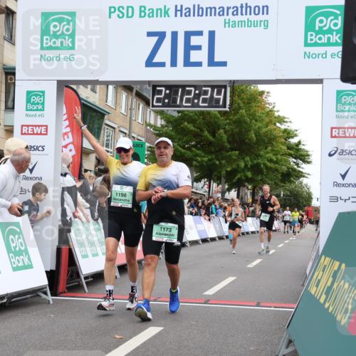 21.09.2025 - PSD Bank Halbmarathon Strokosch-Dieckow http://msf.ph/oto/8930008 21.09.2025 12:11:48 Ziel 1173, 1198, 1759, 2352, 2754, 2962, 3249, 3533 meine-sportfotos.de
