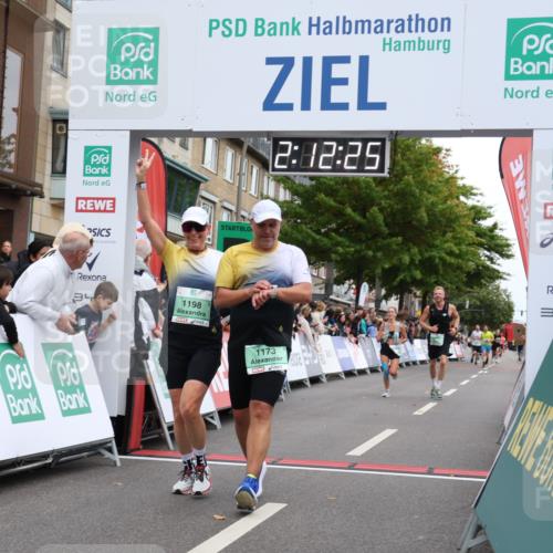 21.09.2025 - PSD Bank Halbmarathon Strokosch-Dieckow http://msf.ph/oto/8930012 21.09.2025 12:11:48 Ziel 1173, 1198, 1759, 2352, 2754, 2962, 3249, 3533 meine-sportfotos.de