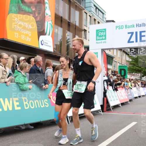 21.09.2025 - PSD Bank Halbmarathon Strokosch-Dieckow http://msf.ph/oto/8930043 21.09.2025 12:11:53 Ziel 1173, 1198, 1759, 2352, 2962 meine-sportfotos.de