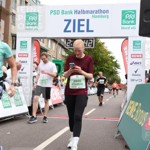 21.09.2025 - PSD Bank Halbmarathon Strokosch-Dieckow http://msf.ph/oto/8930106 21.09.2025 12:12:05 Ziel 2820, 2953, 3221, 3399, 3411, 3646 meine-sportfotos.de