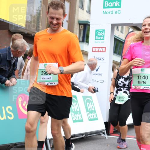 21.09.2025 - PSD Bank Halbmarathon Strokosch-Dieckow http://msf.ph/oto/8930116 21.09.2025 12:12:18 Ziel 1140, 1289, 2824, 3367, 3450, 3998, 4006 meine-sportfotos.de