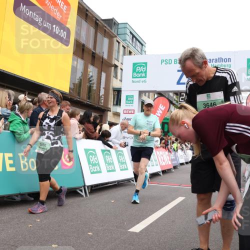 21.09.2025 - PSD Bank Halbmarathon Strokosch-Dieckow http://msf.ph/oto/8930132 21.09.2025 12:12:20 Ziel 1140, 1289, 2824, 3367, 3450, 3998, 4006 meine-sportfotos.de