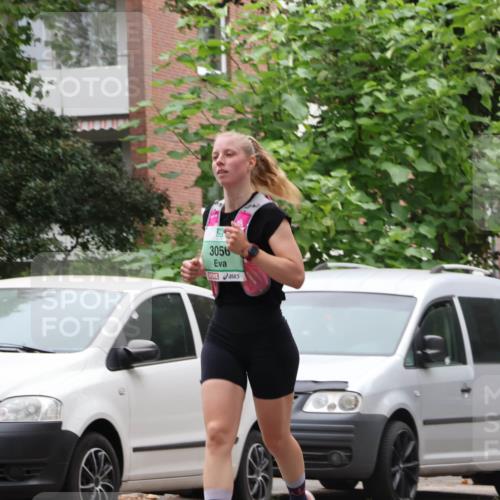 21.09.2025 - PSD Bank Halbmarathon Luisa Fischer http://msf.ph/oto/8930176 21.09.2025 11:50:53 Laufen 3056, 3, 6418 meine-sportfotos.de