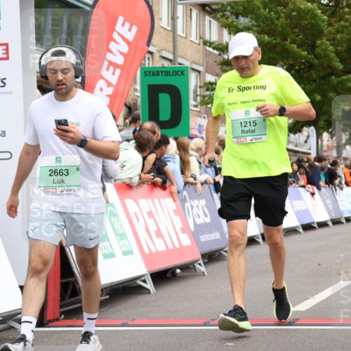 21.09.2025 - PSD Bank Halbmarathon Strokosch-Dieckow http://msf.ph/oto/8930439 21.09.2025 12:12:55 Ziel 1215, 2663, 3344, 3354, 3483, 3972 meine-sportfotos.de