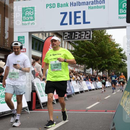21.09.2025 - PSD Bank Halbmarathon Strokosch-Dieckow http://msf.ph/oto/8930451 21.09.2025 12:12:55 Ziel 1215, 2663, 3344, 3354, 3483, 3972 meine-sportfotos.de