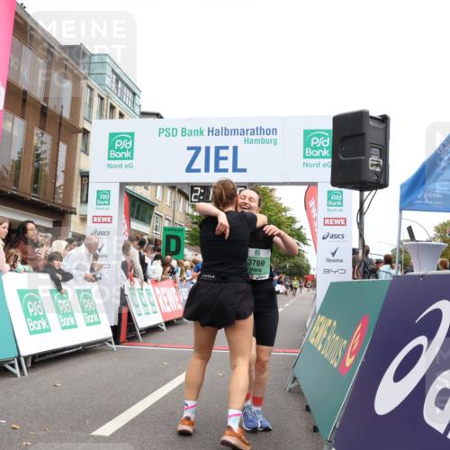 21.09.2025 - PSD Bank Halbmarathon Strokosch-Dieckow http://msf.ph/oto/8930534 21.09.2025 12:13:08 Ziel 1625, 2669, 2996, 3002, 3769 meine-sportfotos.de
