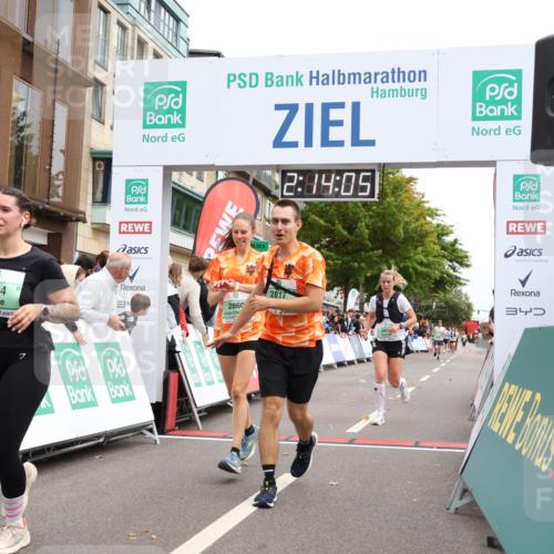 21.09.2025 - PSD Bank Halbmarathon Strokosch-Dieckow http://msf.ph/oto/8930678 21.09.2025 12:13:28 Ziel 2429, 2817, 2860, 3126, 3534, 3982 meine-sportfotos.de