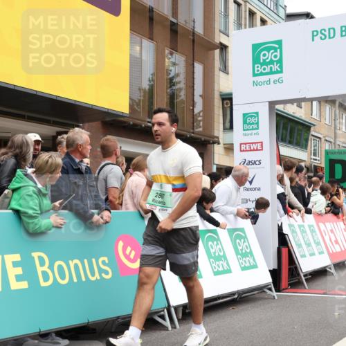 21.09.2025 - PSD Bank Halbmarathon Strokosch-Dieckow http://msf.ph/oto/8930880 21.09.2025 12:13:49 Ziel 2410, 2867, 3229, 3360, 3698, 3987 meine-sportfotos.de