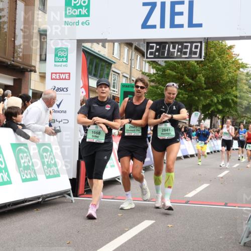 21.09.2025 - PSD Bank Halbmarathon Strokosch-Dieckow http://msf.ph/oto/8930994 21.09.2025 12:14:02 Ziel 1199, 1668, 1669, 1674, 2841, 2885, 3041, 3466, 3540, 3908 meine-sportfotos.de