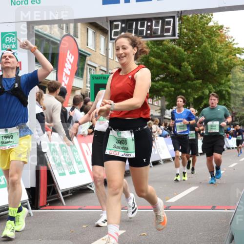 21.09.2025 - PSD Bank Halbmarathon Strokosch-Dieckow http://msf.ph/oto/8931023 21.09.2025 12:14:07 Ziel 1668, 1669, 2531, 2841, 2885, 3004, 3041, 3042, 3908 meine-sportfotos.de
