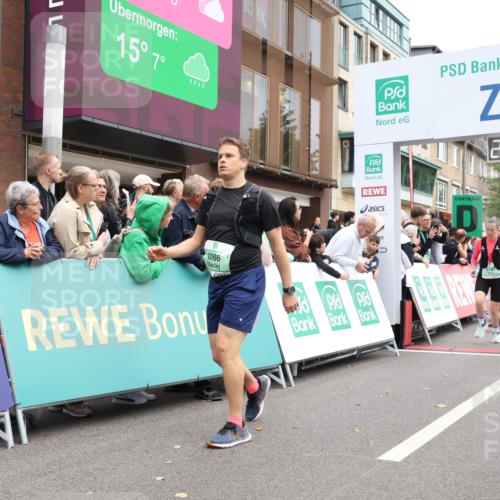21.09.2025 - PSD Bank Halbmarathon Strokosch-Dieckow http://msf.ph/oto/8931403 21.09.2025 12:15:43 Ziel 1017, 1369, 2674, 3066, 3185, 3498, 3851, 4051 meine-sportfotos.de