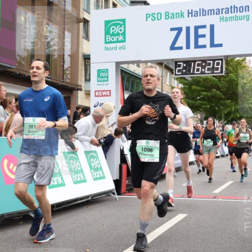 21.09.2025 - PSD Bank Halbmarathon Strokosch-Dieckow http://msf.ph/oto/8931473 21.09.2025 12:15:52 Ziel 1017, 1096, 1369, 1734, 2674, 3345, 3473, 3516, 3573, 3617, 4051 meine-sportfotos.de