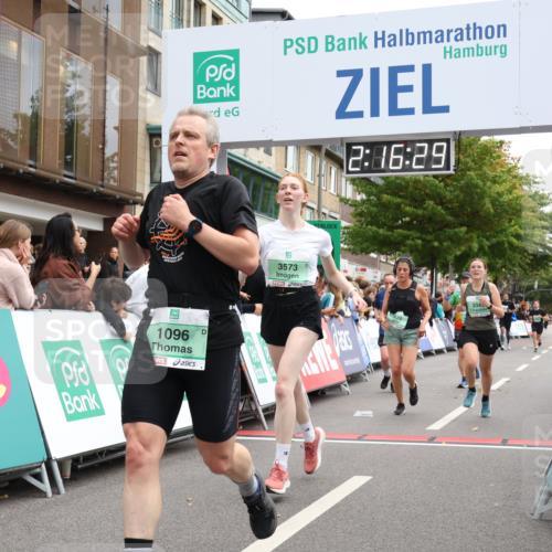 21.09.2025 - PSD Bank Halbmarathon Strokosch-Dieckow http://msf.ph/oto/8931477 21.09.2025 12:15:52 Ziel 1017, 1096, 1369, 1734, 2674, 3345, 3473, 3516, 3573, 3617, 4051 meine-sportfotos.de